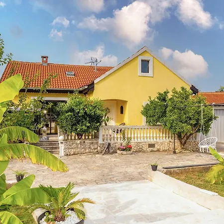 Hébergement de vacances Gorgeous In With Private Swimming Pool, Be Inside Or Outside *