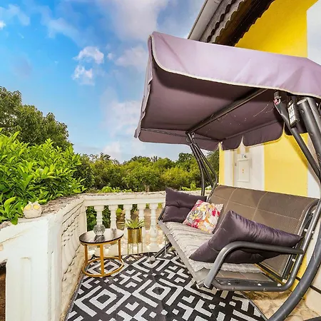 Gorgeous In With Private Swimming Pool, Be Inside Or Outside Pridraga