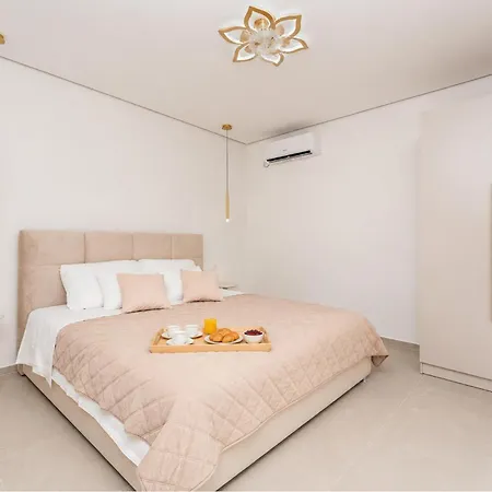 Gorgeous In With Private Swimming Pool, Be Inside Or Outside Pridraga