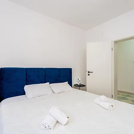 Gorgeous In With Private Swimming Pool, Be Inside Or Outside * Pridraga