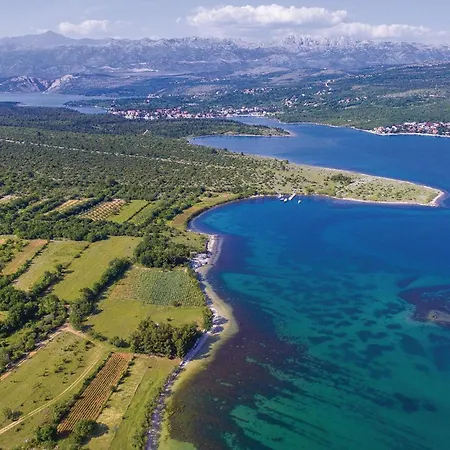 Hébergement de vacances Gorgeous In With Private Swimming Pool, Be Inside Or Outside Pridraga